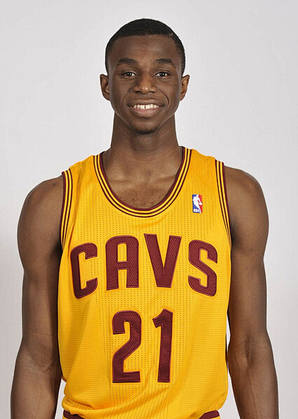 备三项共性 备三项共性