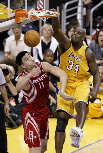 三名后卫列 三名后卫列